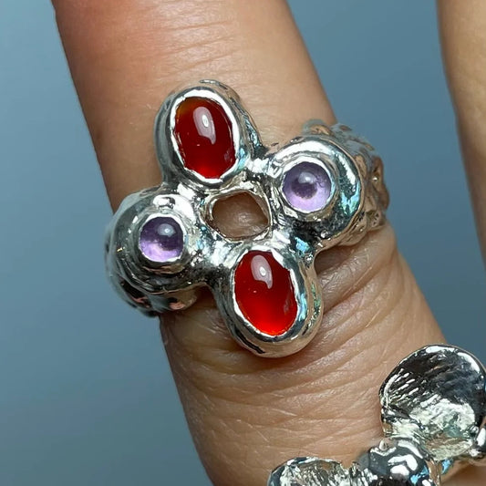 Focalis Shrine — Silver + Carnelian/Amethyst