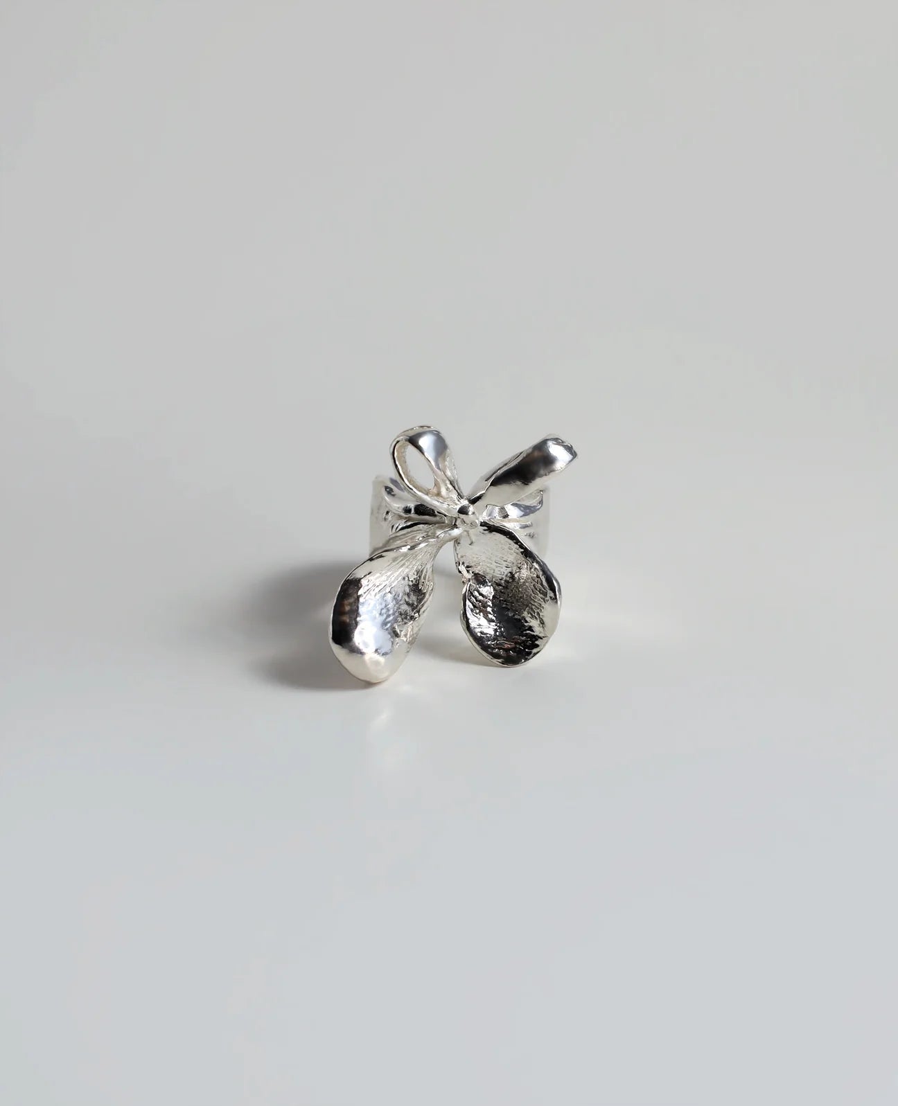 Finger Bow Cuff Ring - Silver
