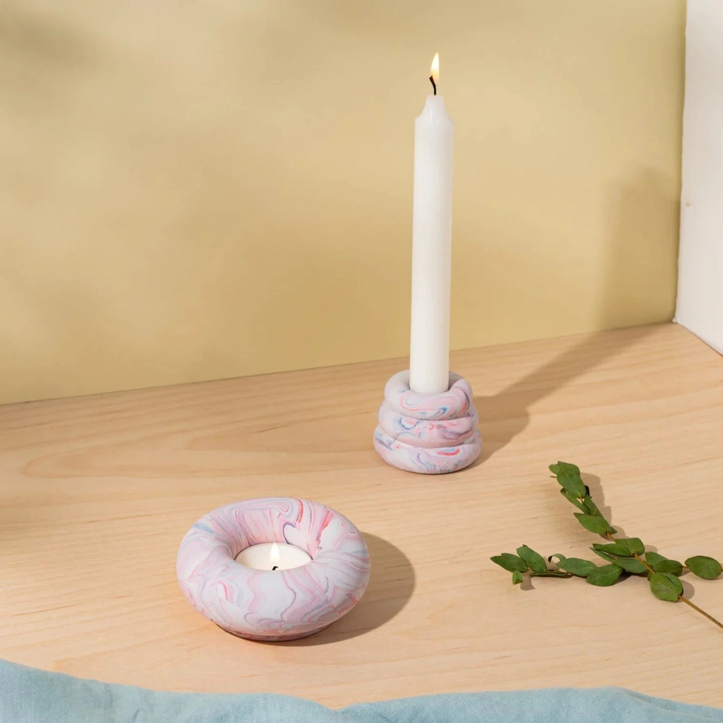 Tall O Candleholder - Marble Red & Blue