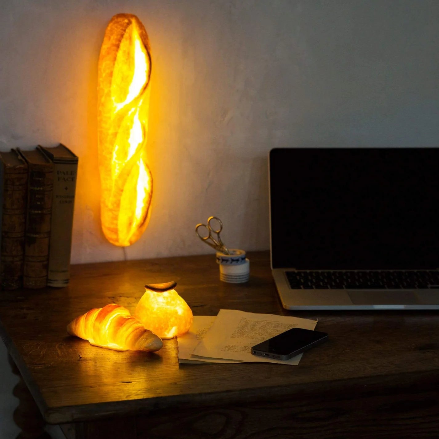Batard Lamp