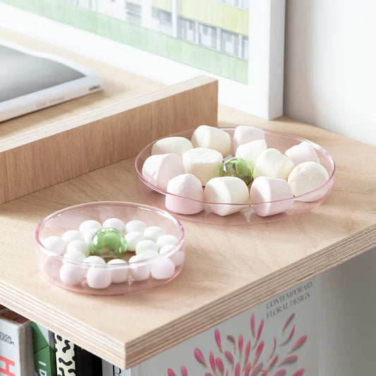 Handmade borosilicate glass dish available in 2 sizes. Perfect for the dining table, desk or bedside, our food-grade dish features a playful bubble around which to arrange snacks, stationery or jewellery.