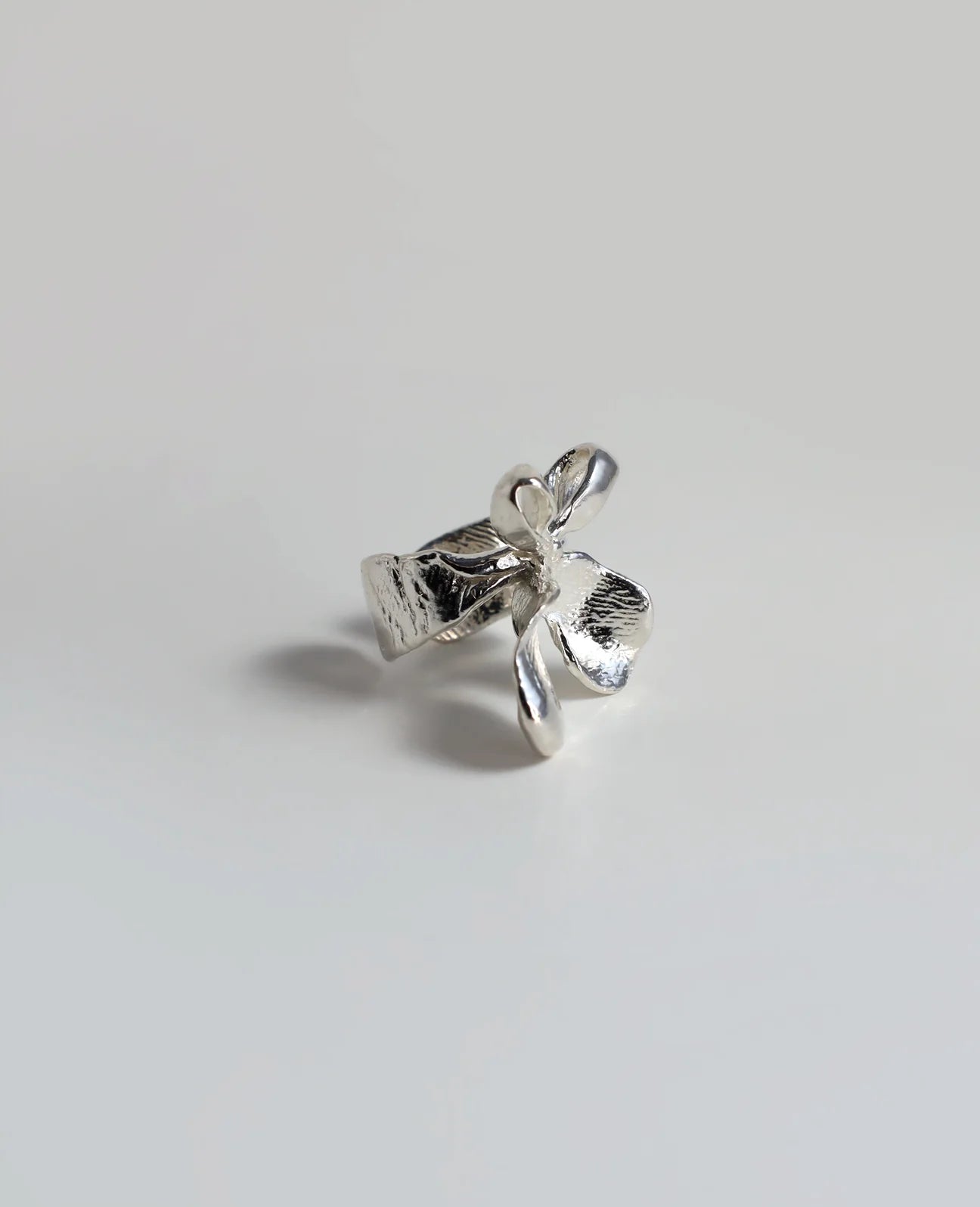 Finger Bow Cuff Ring - Silver