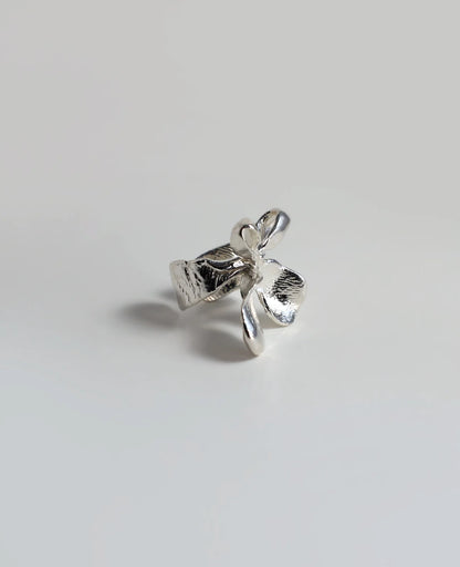 Finger Bow Cuff Ring - Silver