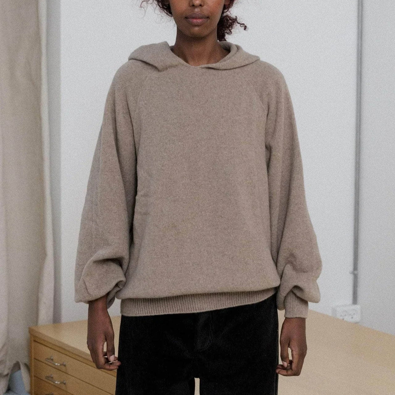 Recycled Cashmere Soar Hoodie - Stoppa Brown | Baserange – Easy Recycled Cashmere Soar Hoodie - Stoppa Brown | Baserange – Easy