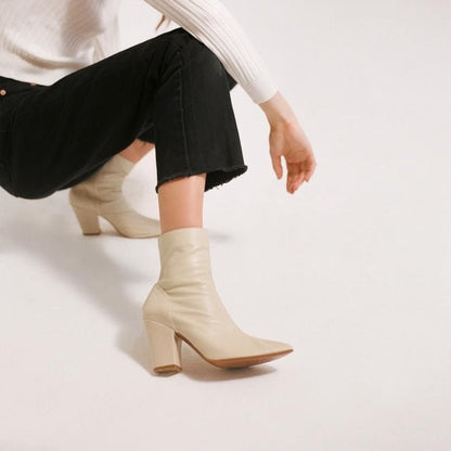 Niki Boot — White