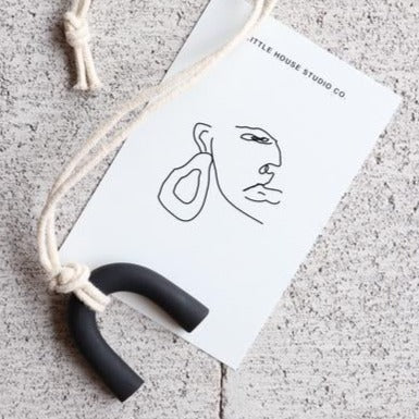 Arc Necklace - Black